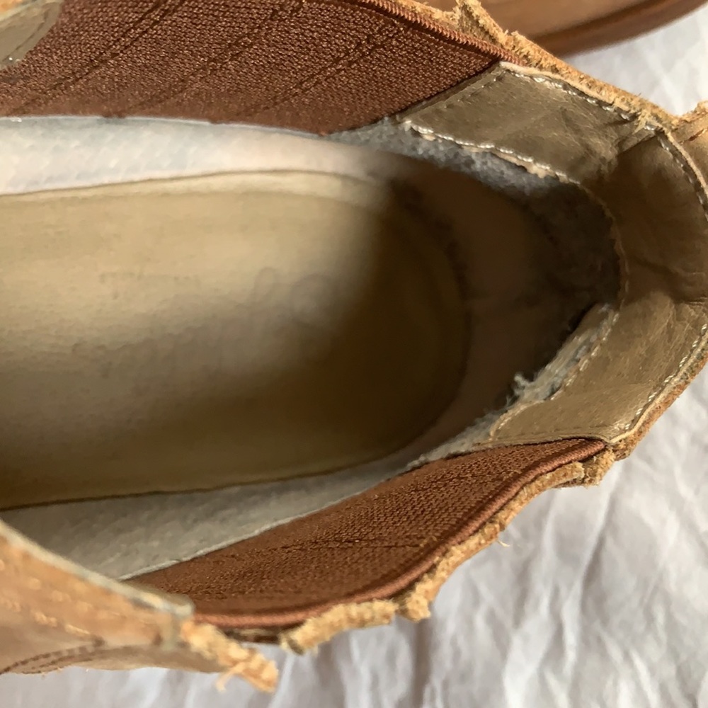 Seychelles leather low Chelsea booties in tan - Picture 7 of 9